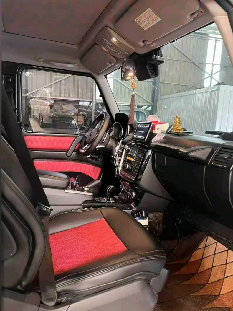 奔驰G 内饰前排