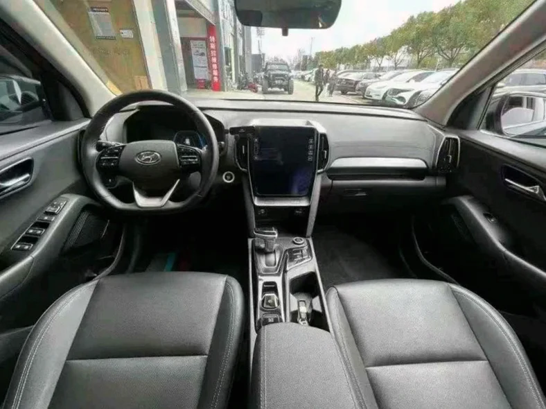 现代ix35 后面外观二