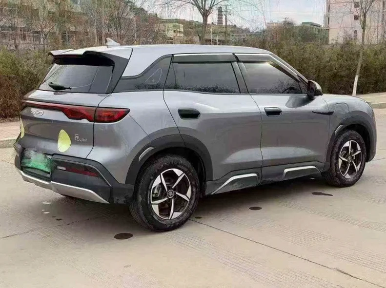 比亚迪元 驾驶室