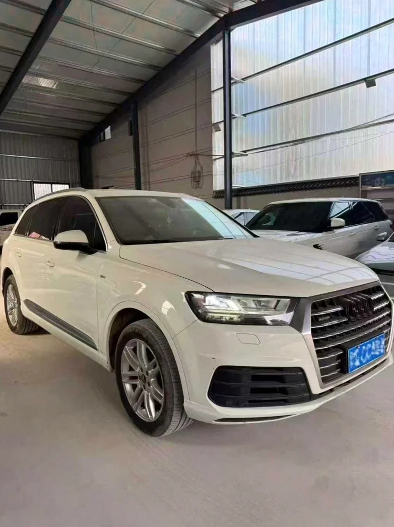 奥迪Q7 正面外观三