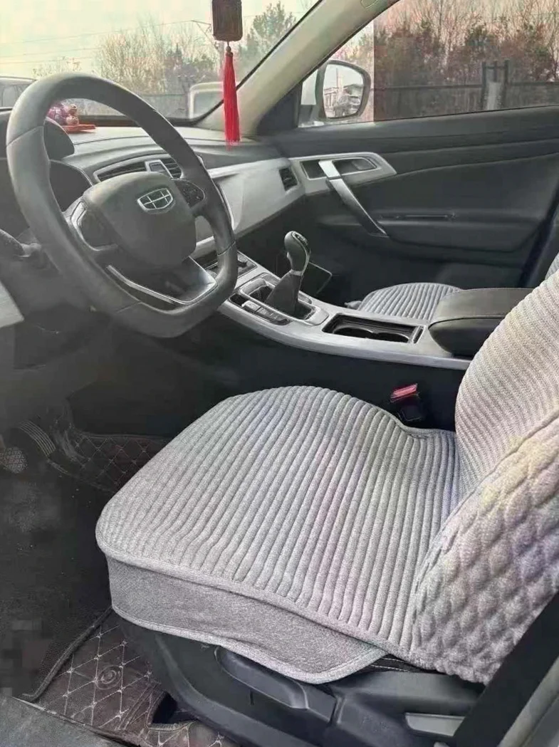 吉利博越 后面外观一