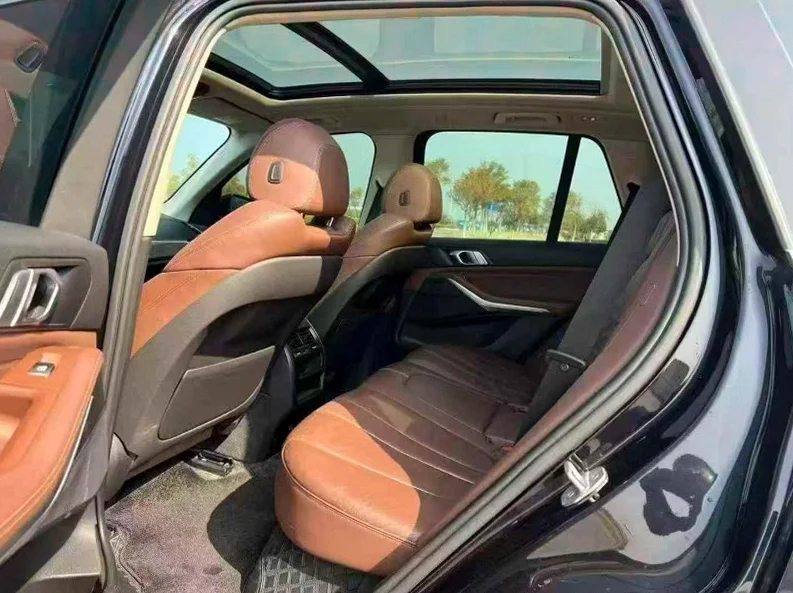 宝马X5 后面外观二