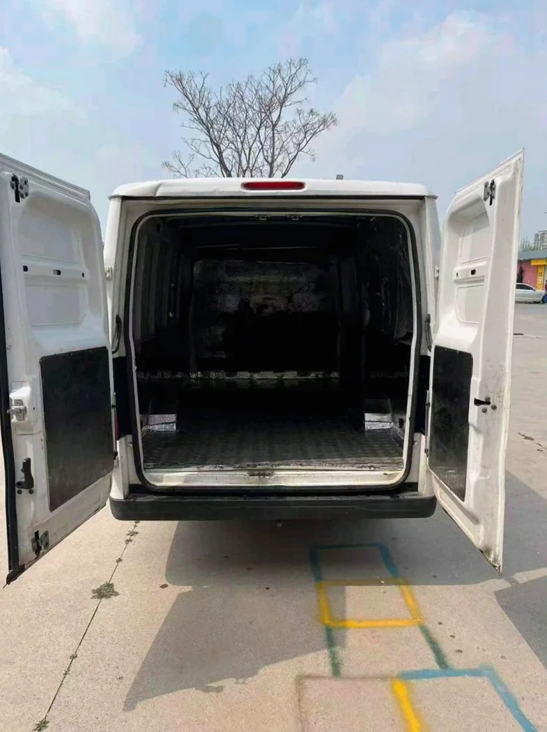 五菱汽车菱势黄金仓 内饰后排