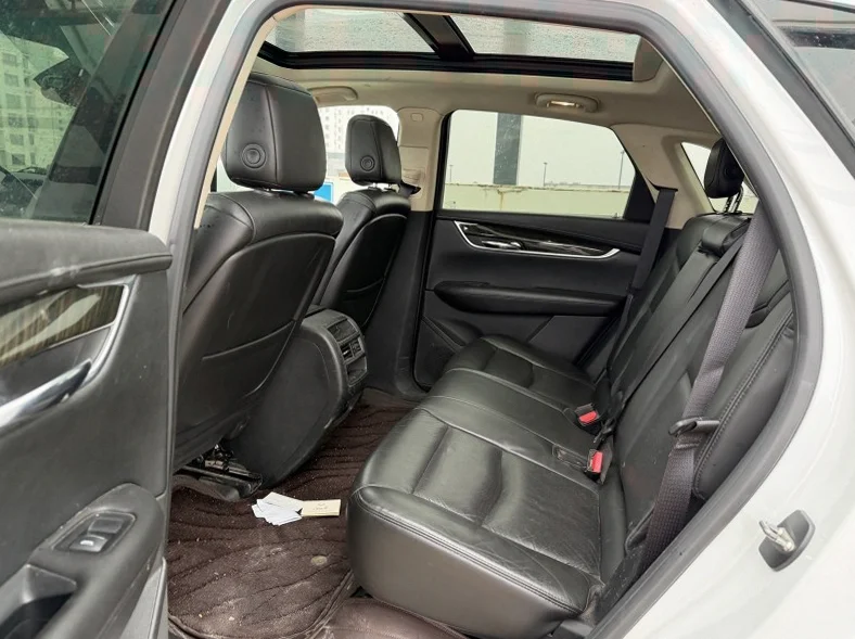 凯迪拉克XT5 后面外观一