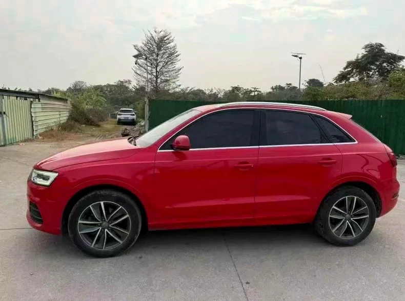 奥迪Q3 内饰前排