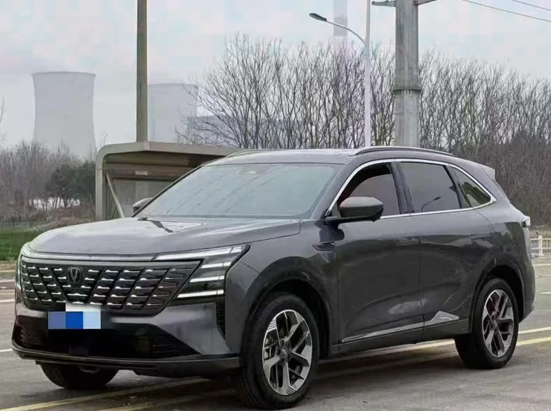 长安汽车UNI 正面外观二