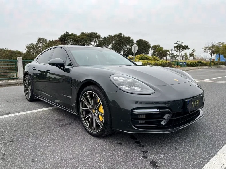 保时捷帕拉梅拉 正面外观二