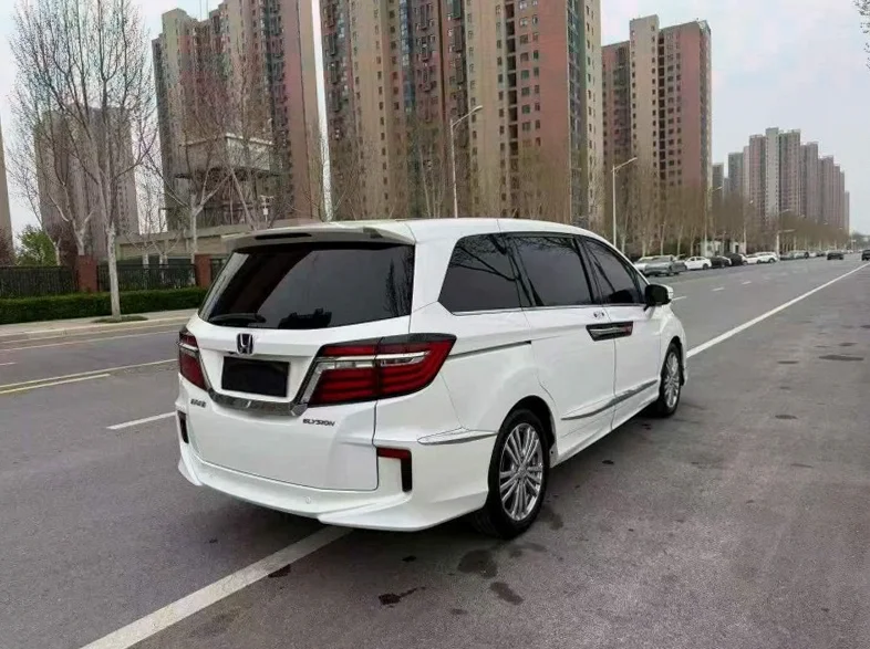 本田艾力绅 后面外观三