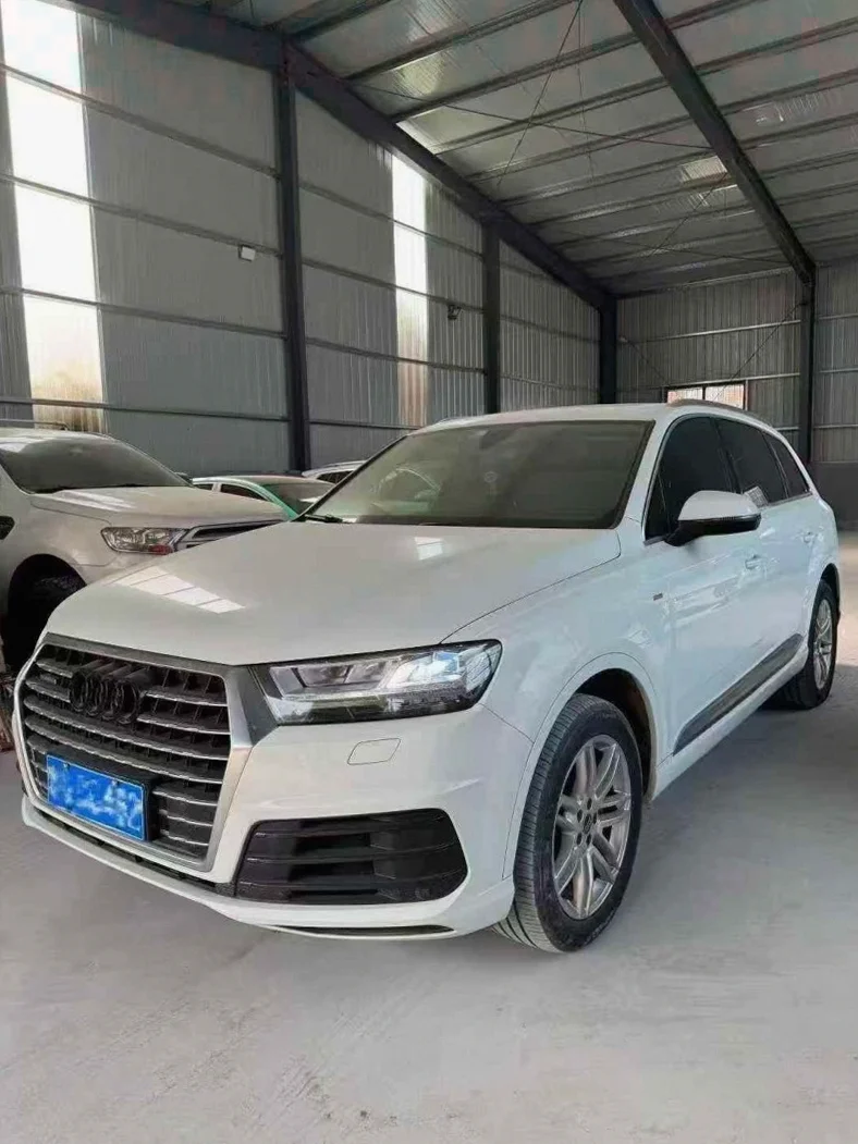 奥迪Q7 正面外观二