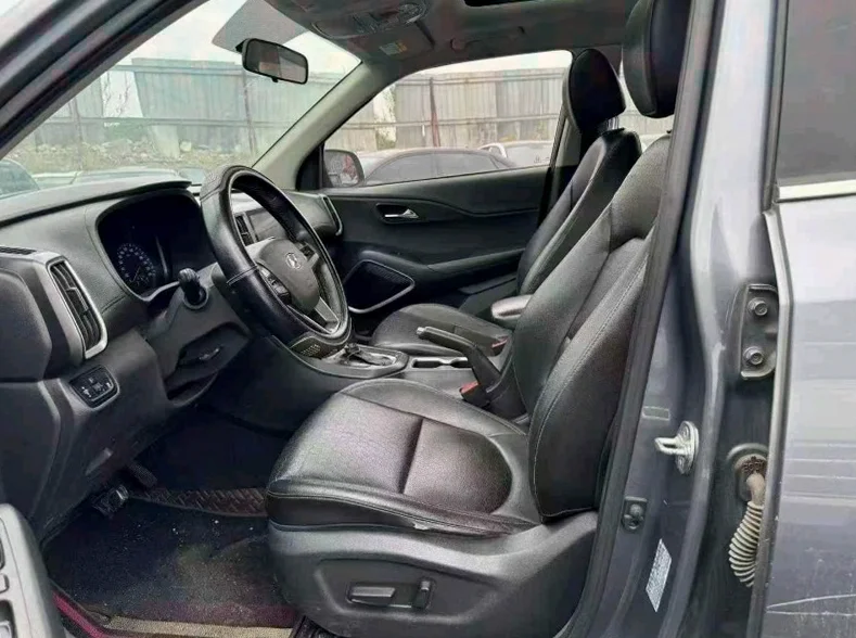 现代ix35 驾驶室