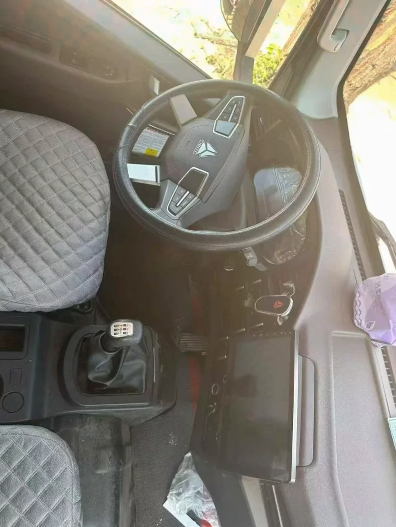 卡车系列重汽豪沃 正面外观三