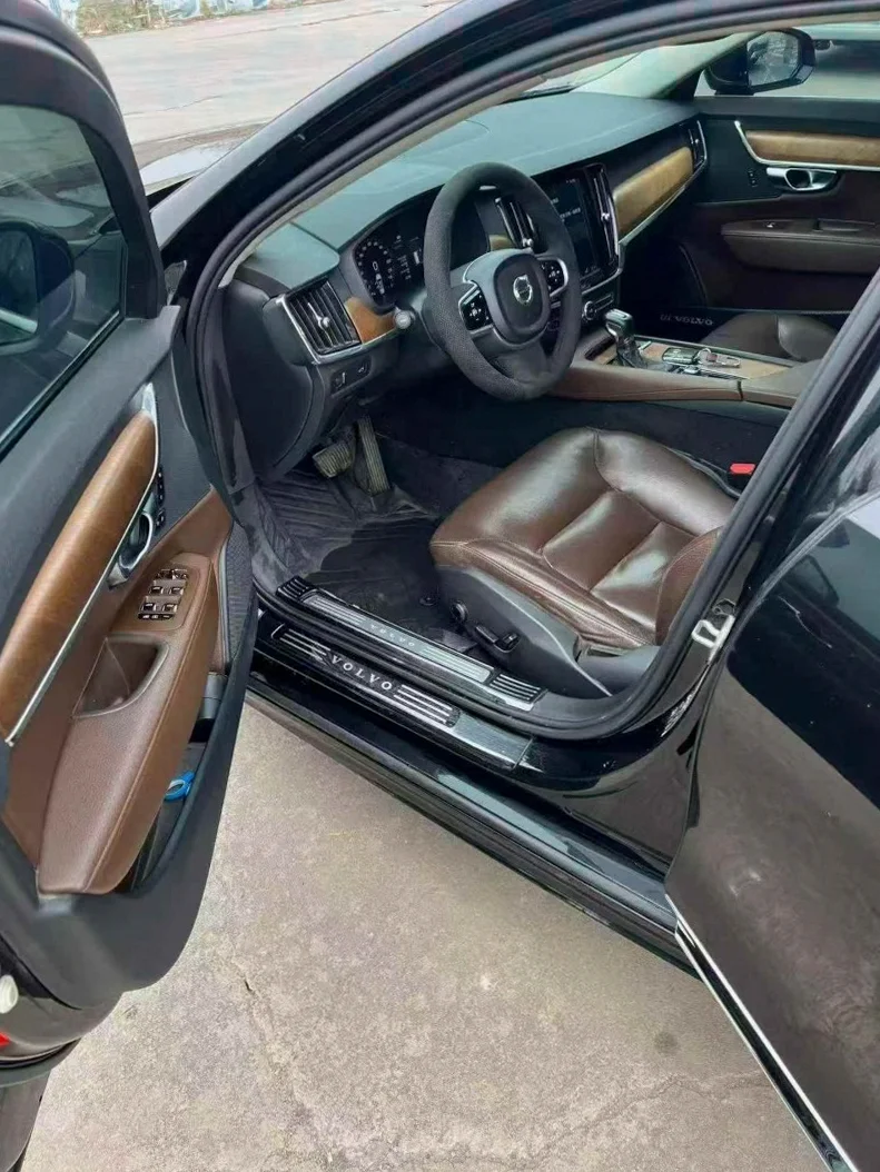 沃尔沃S90 后面外观一