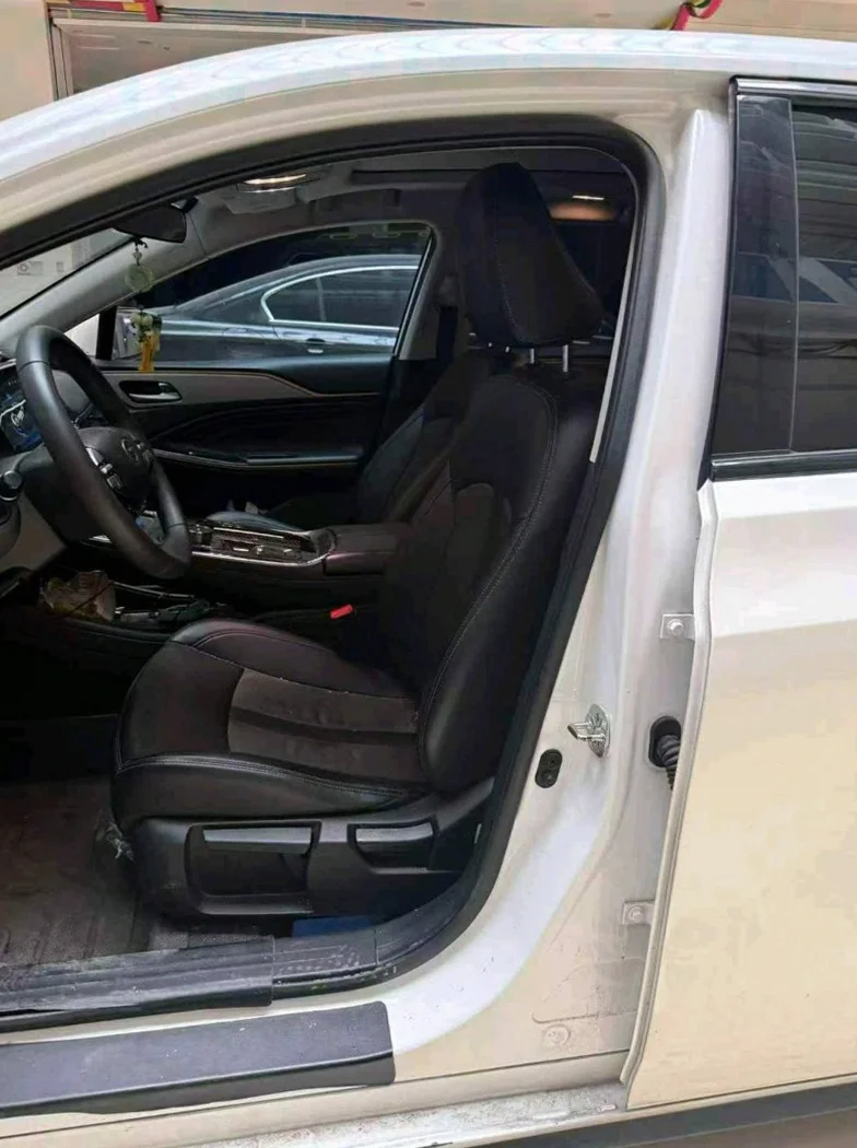 传祺埃安S 内饰后排