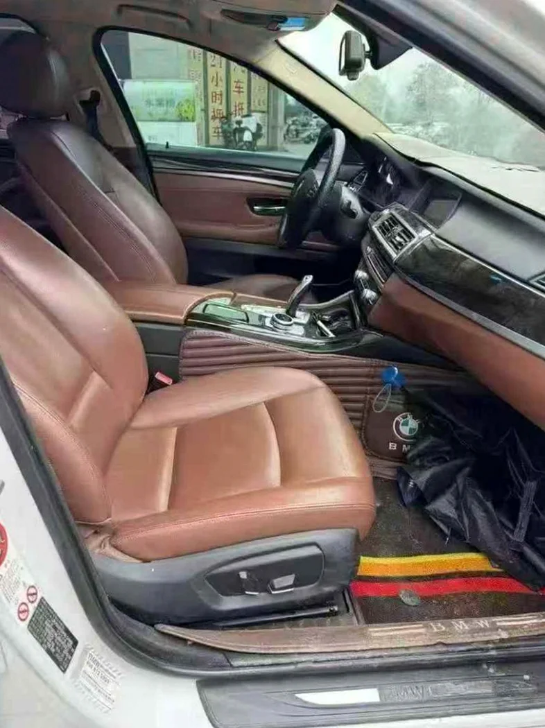 宝马5系 后面外观一