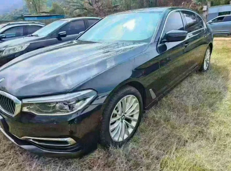 宝马5系 后面外观一