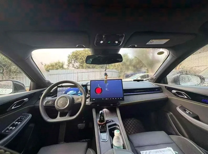 领克03 后面外观二