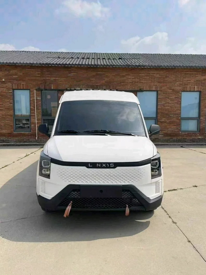 24年五菱菱势黄金仓纯电箱货