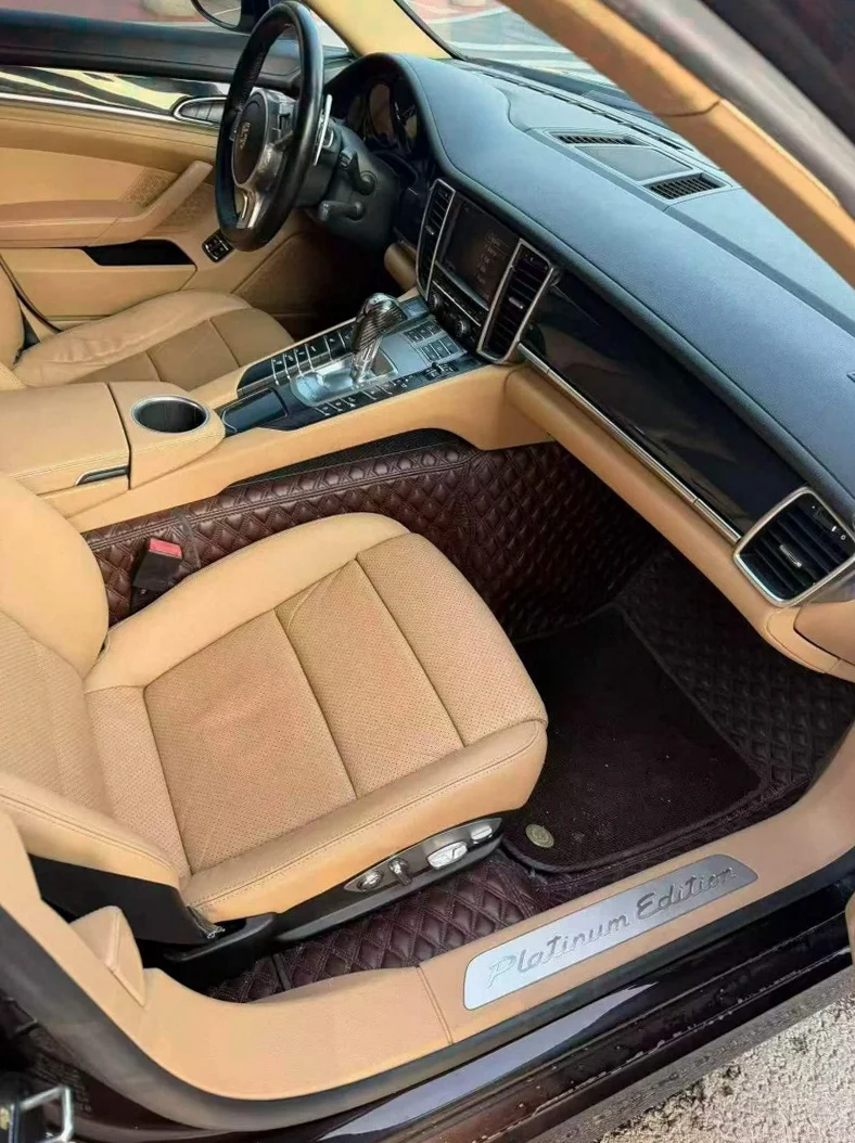 保时捷帕拉梅拉 后面外观二