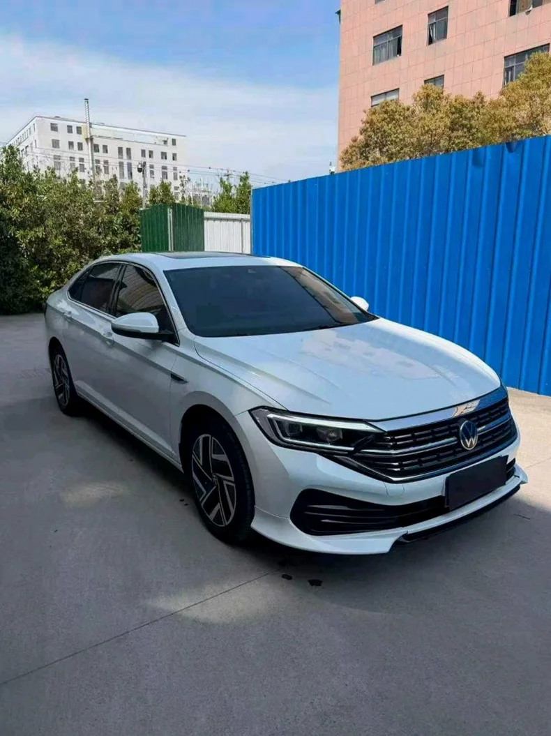 大众速腾 正面外观二