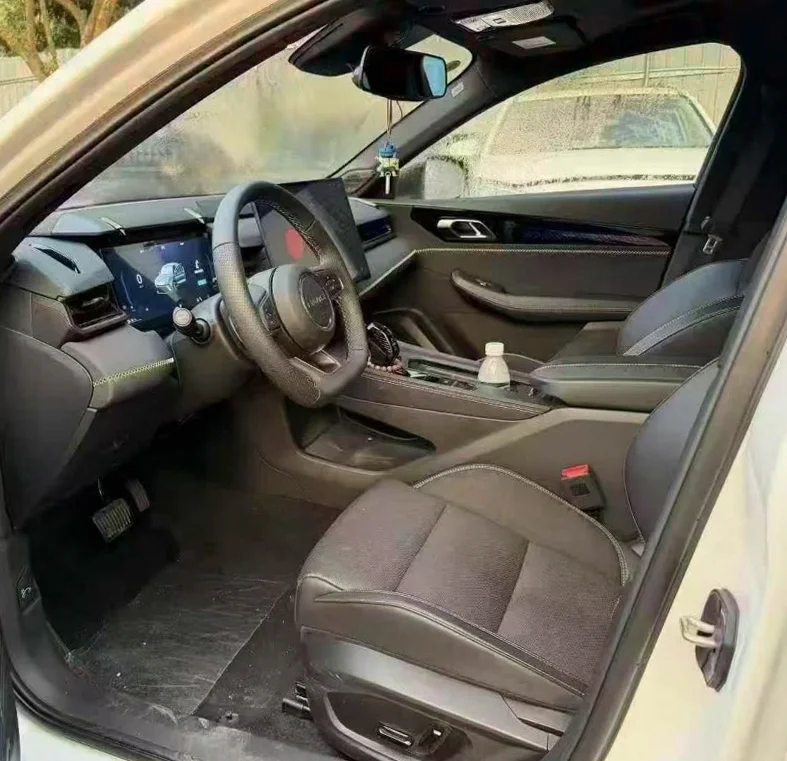 领克03 正面外观三