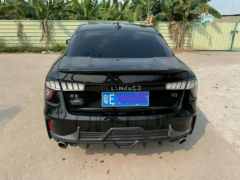 领克03 后面外观一