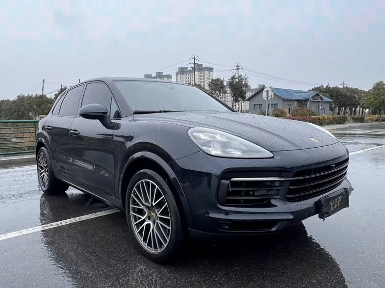 保时捷卡宴 正面外观二