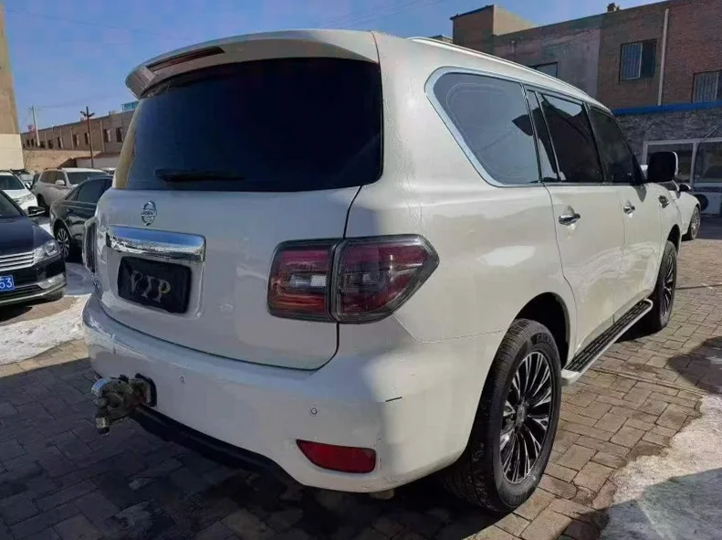 日产途乐 内饰前排