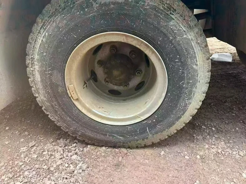 卡车系列重汽豪沃 后面外观二