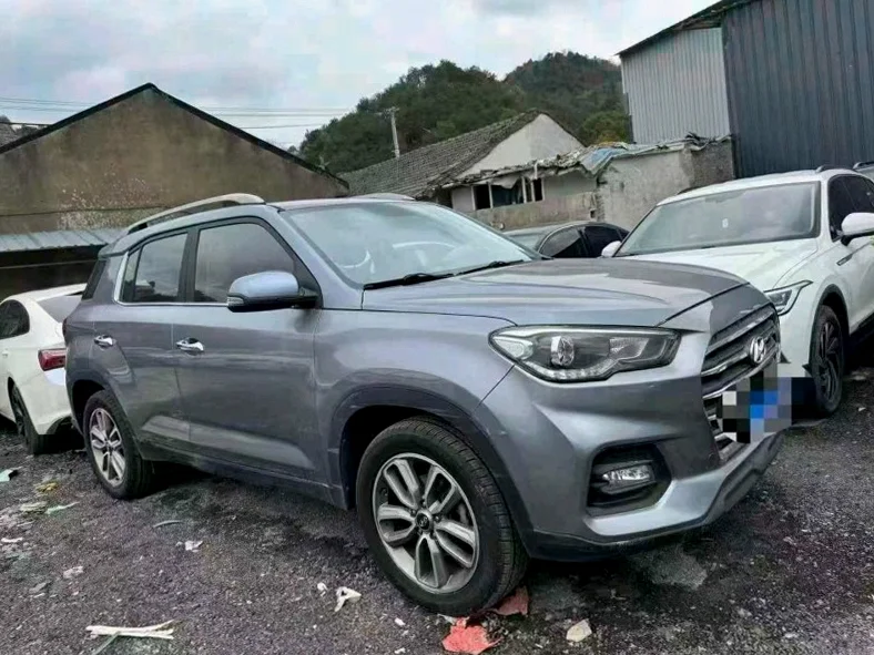 现代ix35 正面外观二