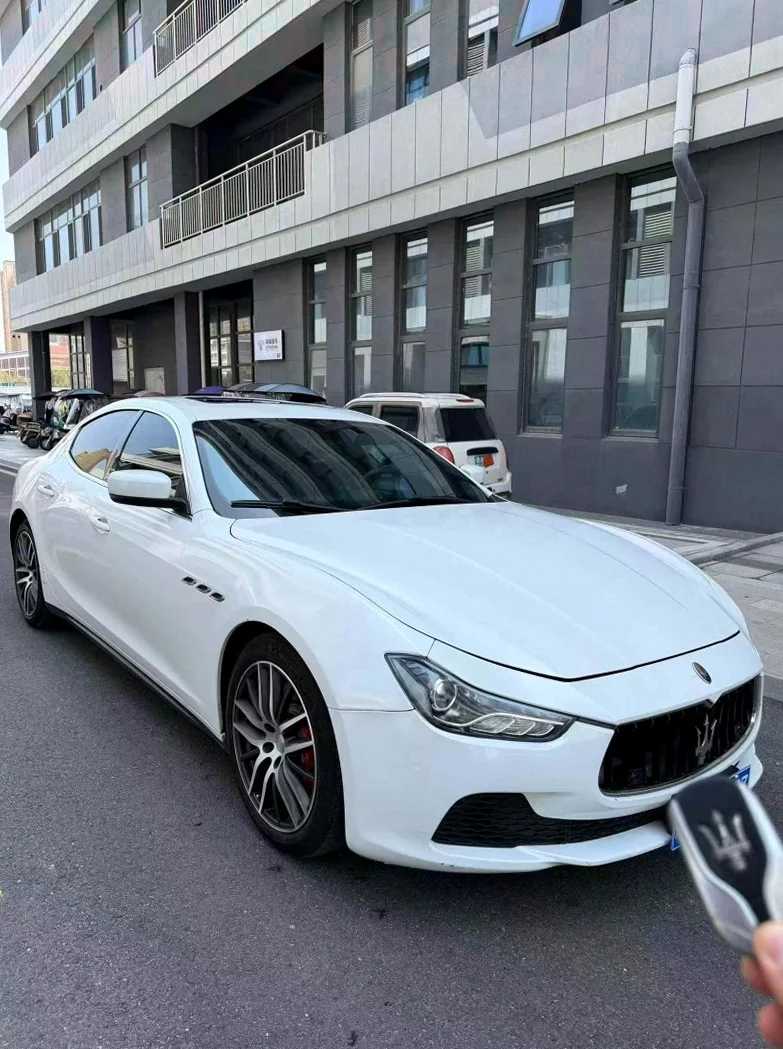 玛莎拉蒂Ghibli 正面外观二