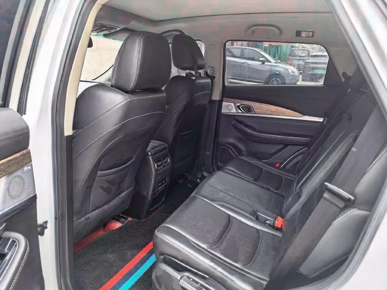 奇瑞捷途 内饰前排