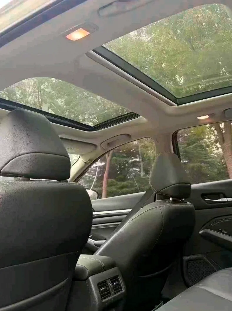 日产天籁 后面外观三