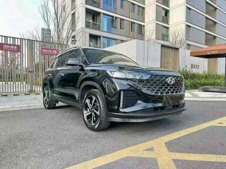 现代ix35 后面外观三