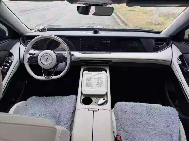 岚图汽车FREE 后面外观一