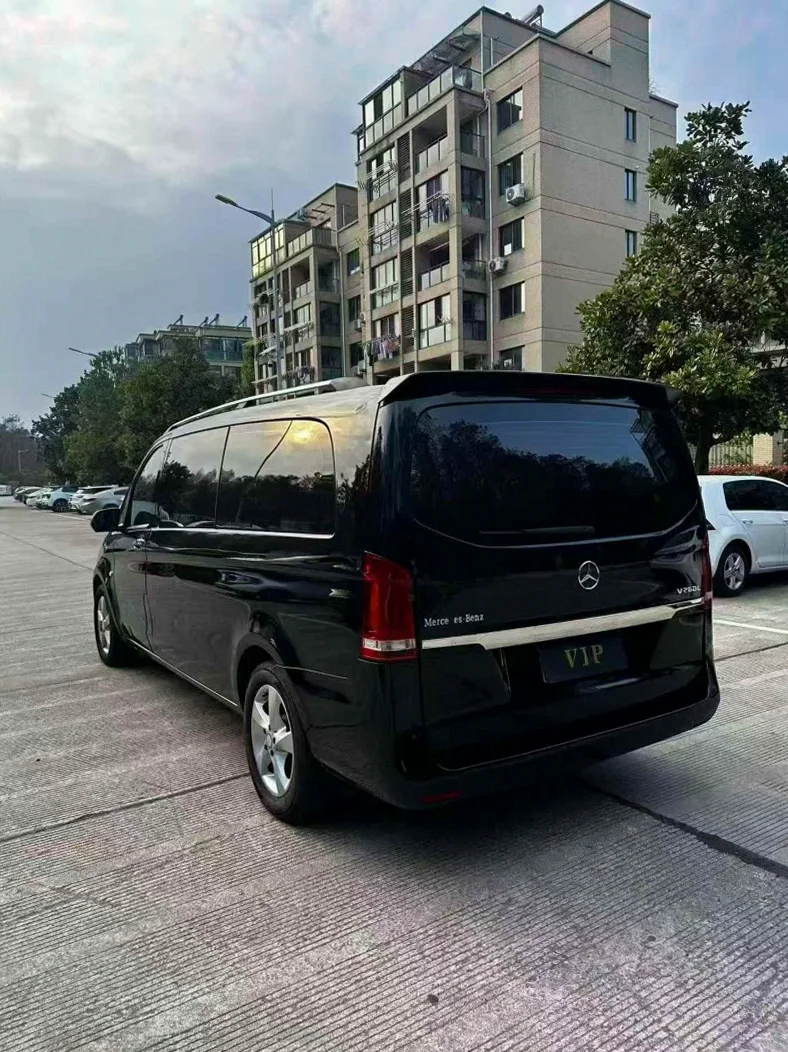 奔驰V 内饰后排