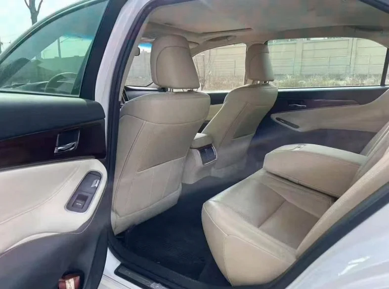 丰田皇冠 后面外观二