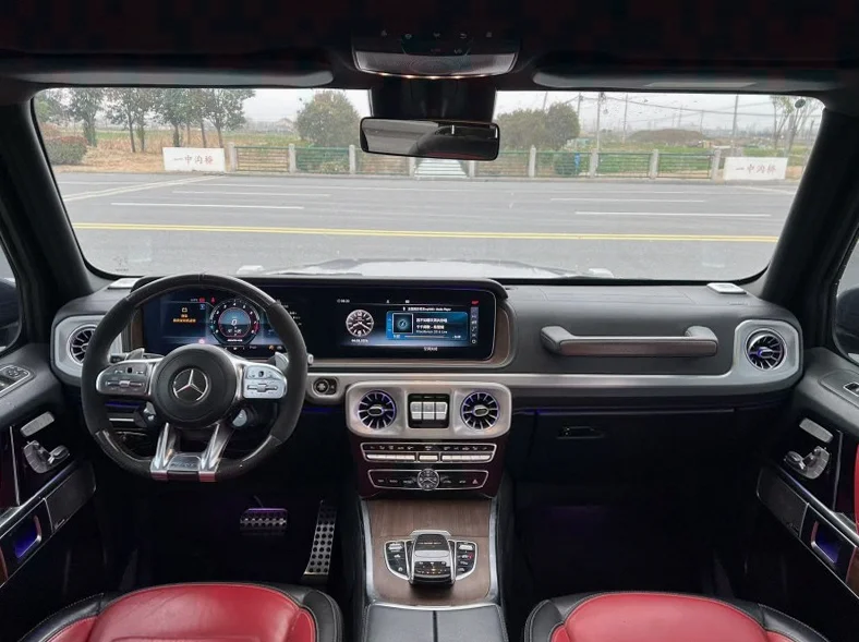 奔驰G 内饰前排