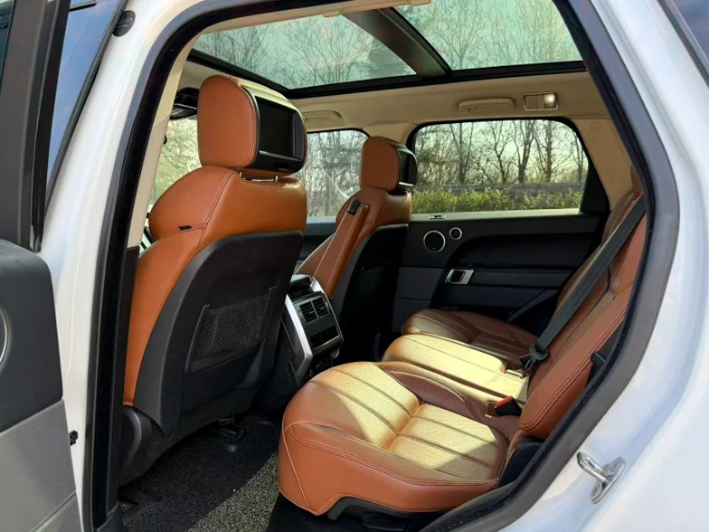 路虎揽胜运动 后面外观二