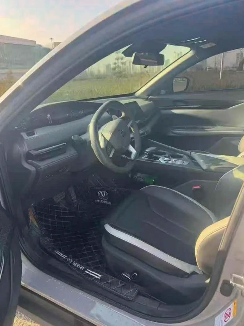 长安汽车UNI 后面外观三