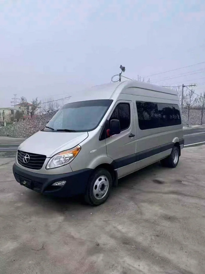 江淮星锐 正面外观三