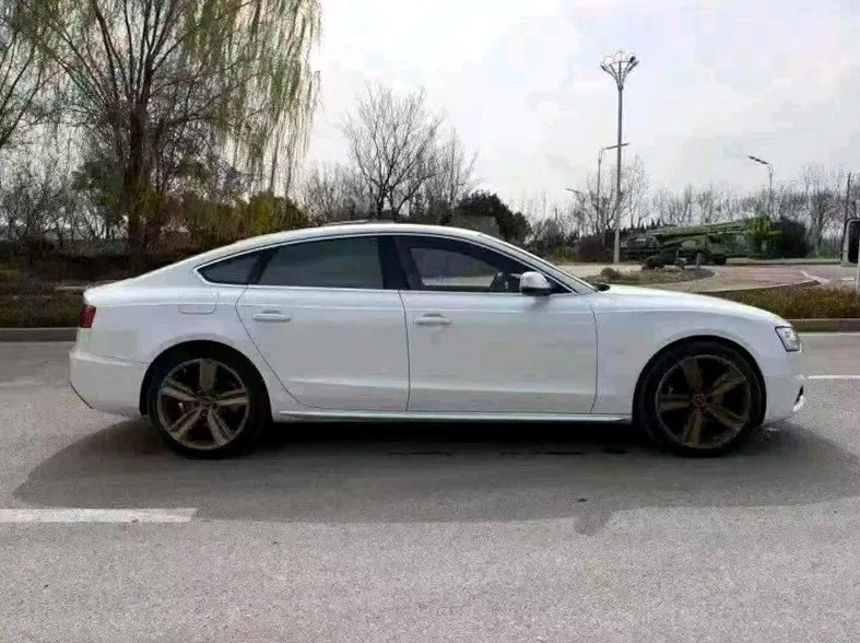 奥迪S5 内饰前排