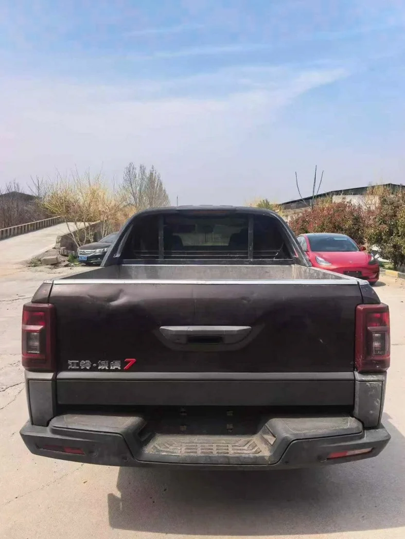 江铃域虎 内饰前排