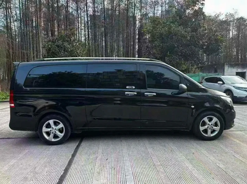 奔驰V 内饰前排