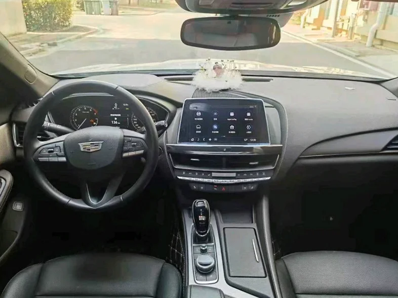 凯迪拉克CT5 驾驶室