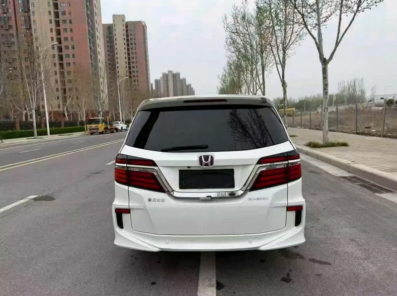 本田艾力绅 内饰前排