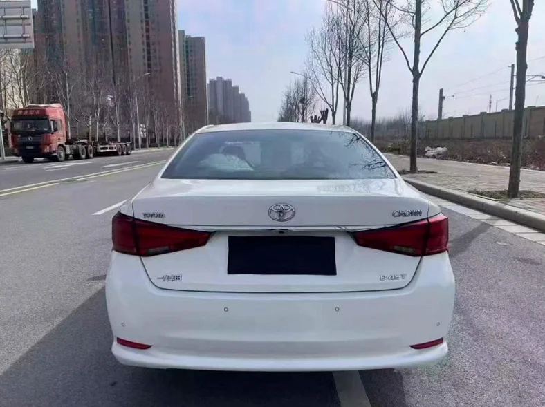 丰田皇冠 驾驶室