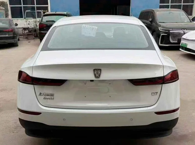 荣威D7 内饰后排