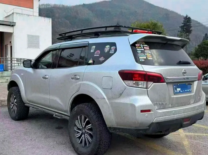 日产途达 内饰前排