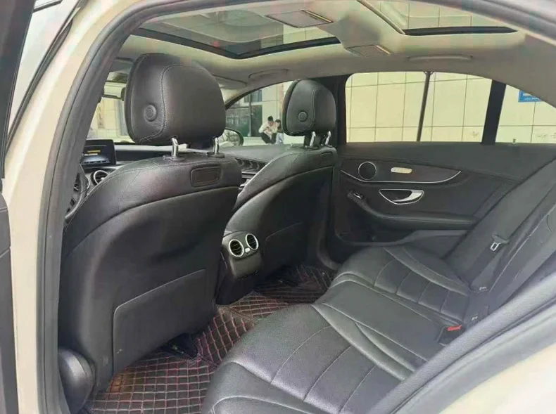 奔驰C 后面外观二