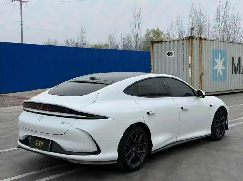 智己LS6 内饰后排